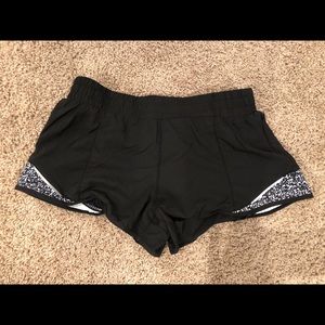 Lulumon shorts